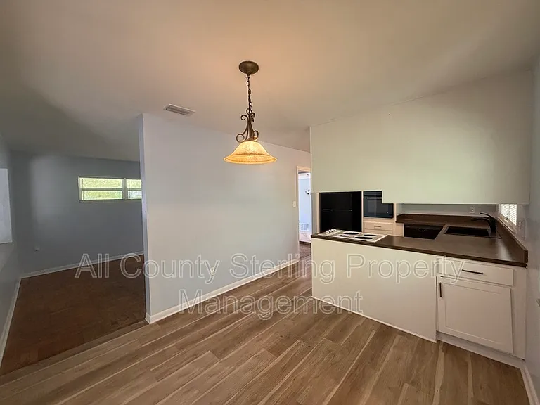 123 NW 26th St — Photo 12