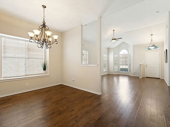 4th image of 1428 Ross Dr