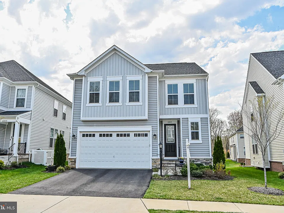 22831 Trailing Rose Ct