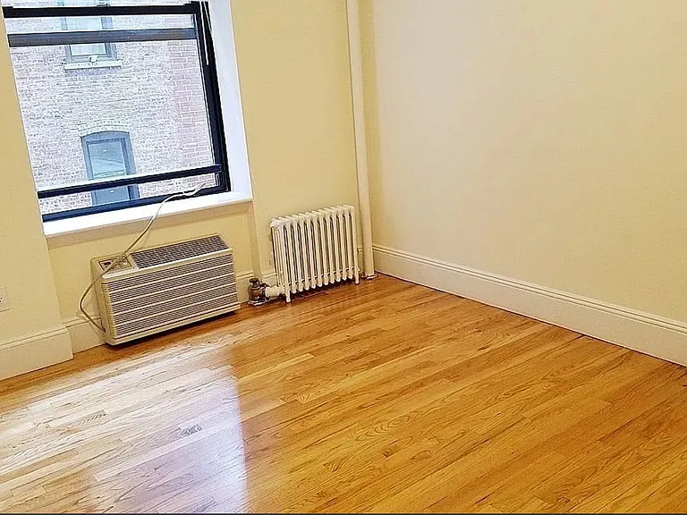 200 Riverside Dr #2C — Photo 6