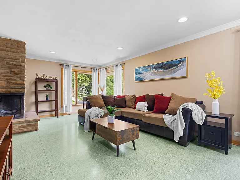 2416 Westbrook Dr — Photo 5