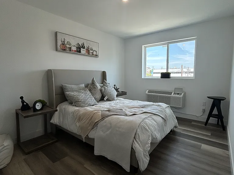 2835 San Marino St #308 — Photo 1