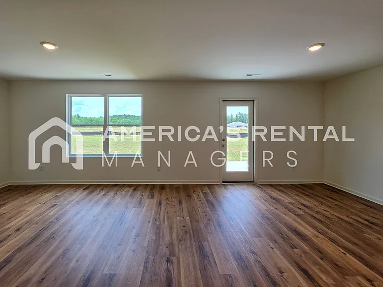 556 Saddlewood Bnd — Photo 35