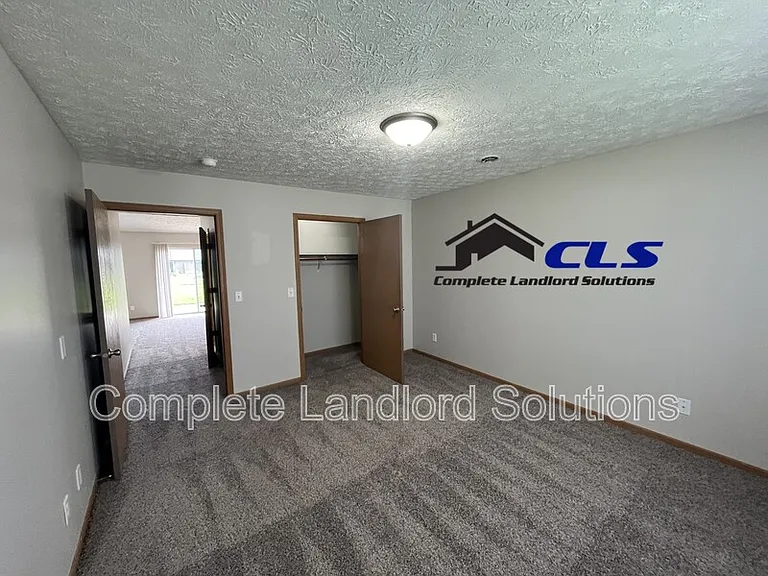 567 Farrington St — Photo 6