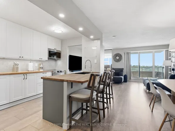 75 Emmett Ave #907, Toronto, ON M6M 5A7