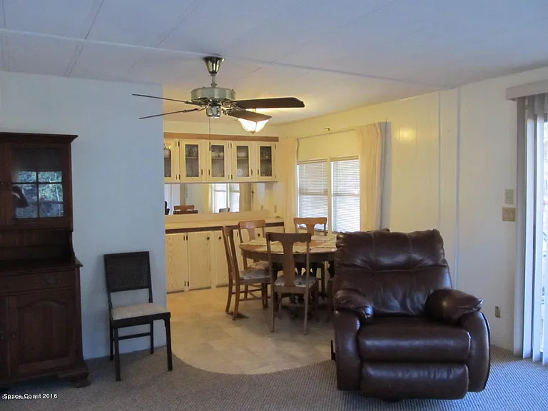 331 Holiday Park Blvd NE — Photo 10