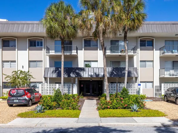 4610 W Gray St Unit 301, Tampa, FL 33609