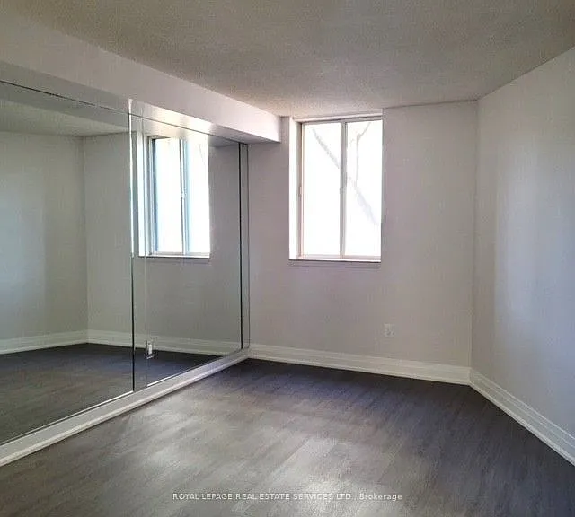 225 Davenport Rd #204 — Photo 8