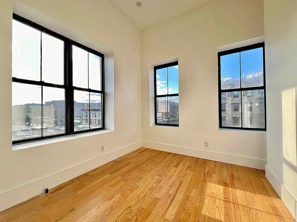 2nd image of 1800 Pacific St #2