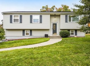 28 Drumlin Rd, Springfield, MA 01108
