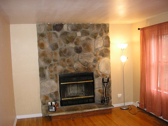 Living Room w/hardwd flrs