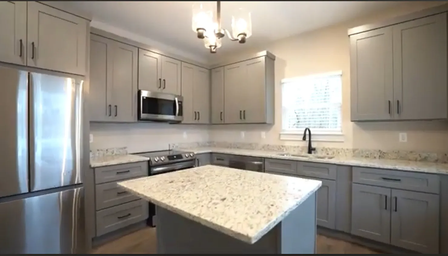 Idella Rose Apartments — Photo 2