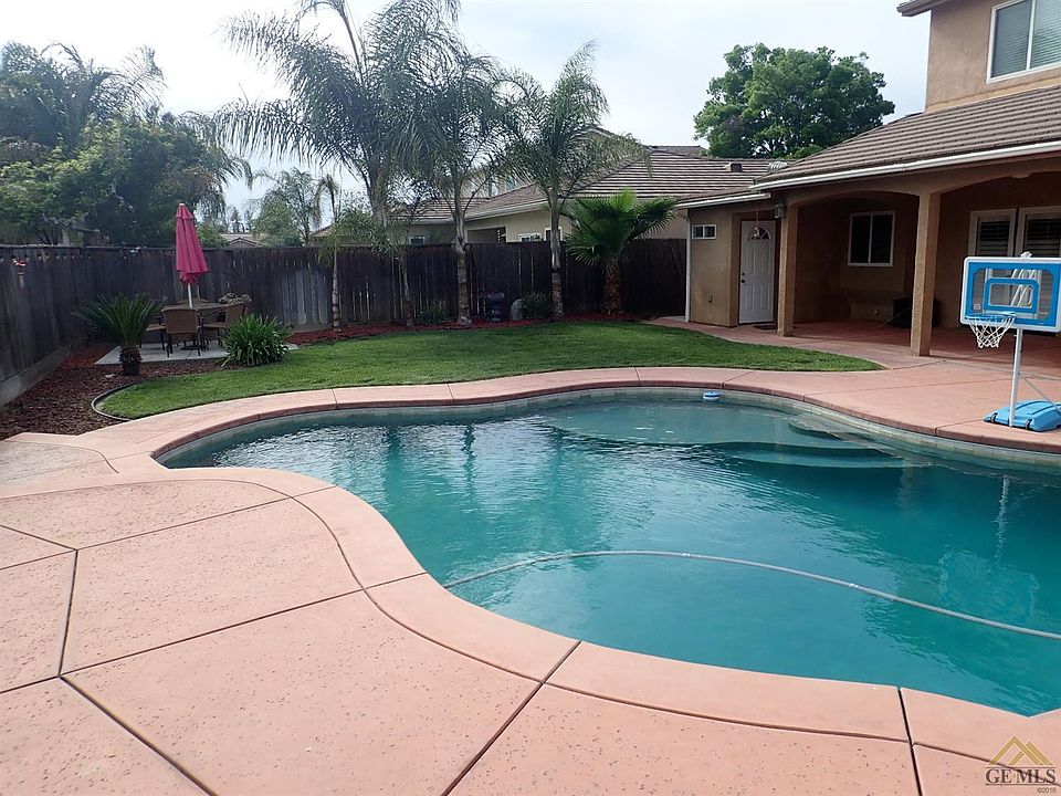 2nd image of 2118 Via Lazio Ave