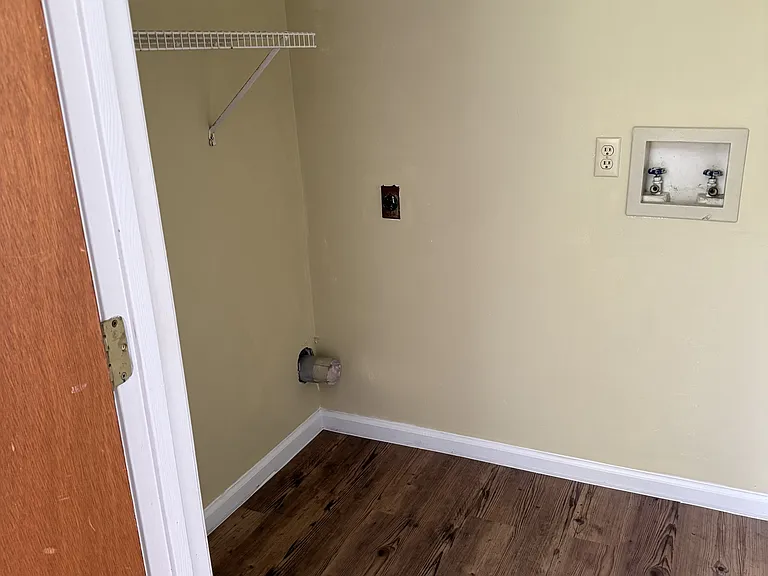 3320 Bridges St #1 — Photo 8
