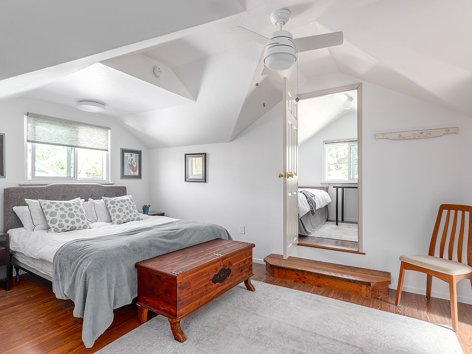 Upstairs main bedroom space