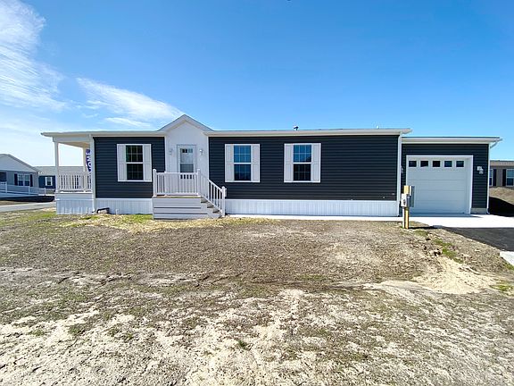 4th image of 11 Folkstone Ln
