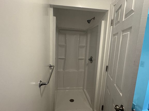 2nd image of 68 1/2 Columbia St