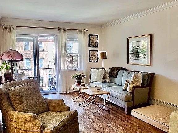 3rd image of 2719 23rd St APT 3