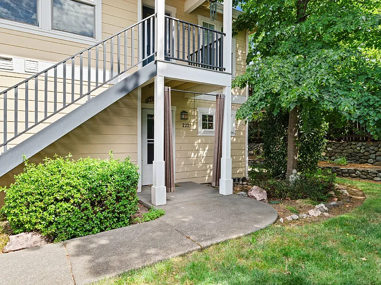 2221 McCall Dr — Photo 22