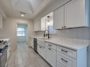 9440 Springwater Dr, Dallas, TX 75228