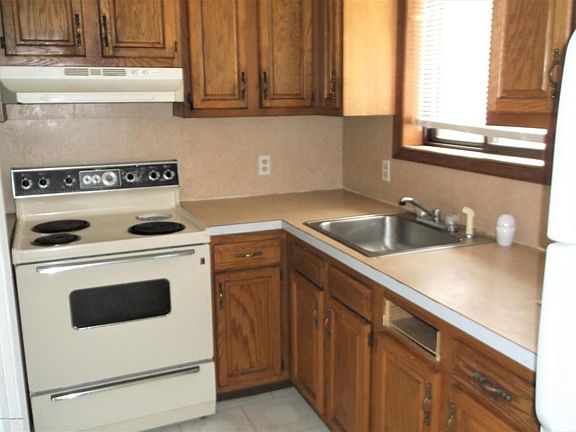 3rd image of 1761 Rolling Hills Dr