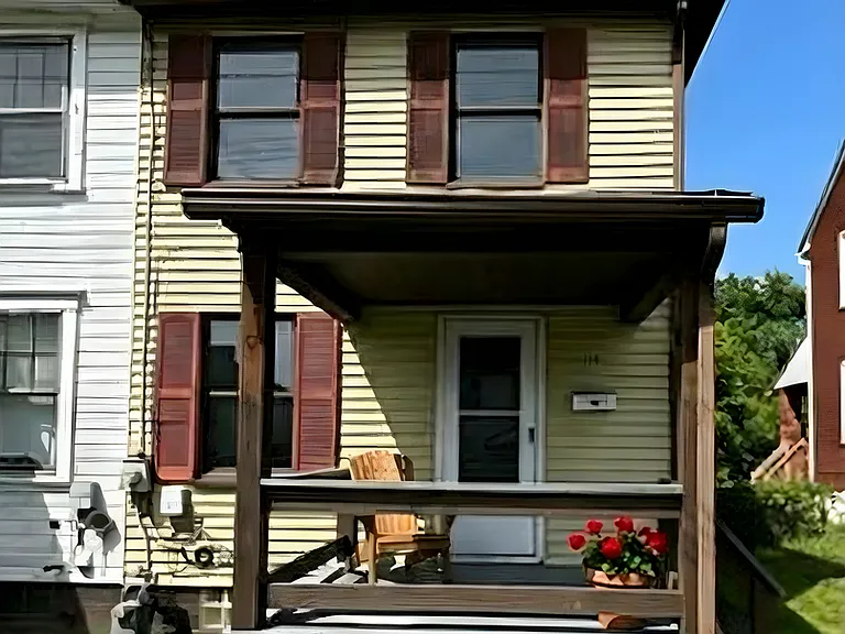 929 Vankirk St — Photo 1