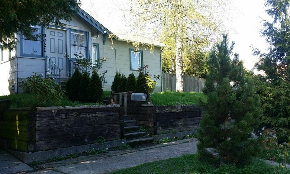 2nd image of 9021 17th Ave SW