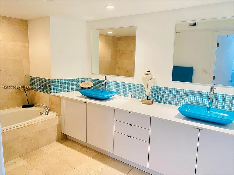6917 Collins Ave #1205 — Photo 7