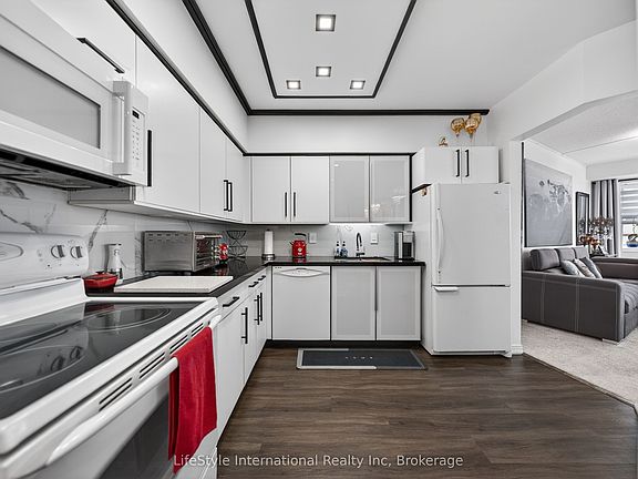 3rd image of 208 Silvercreek Pkwy N #213