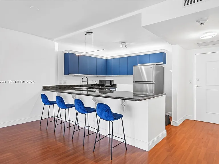 2500 Parkview Dr #1503 — Photo 2