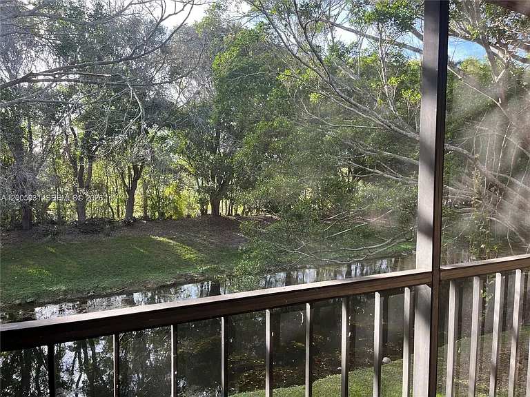 201 Lakeview Dr #204 — Photo 22