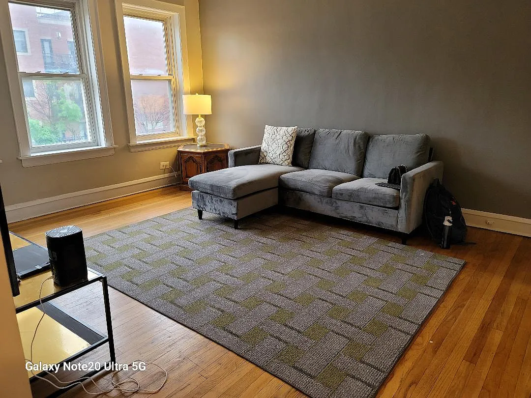 Building Photo - 4823 W Montrose Ave #2F