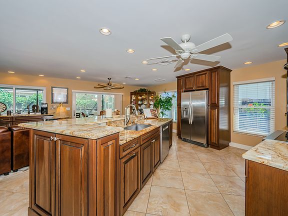 3rd image of 3124 Swan Ln