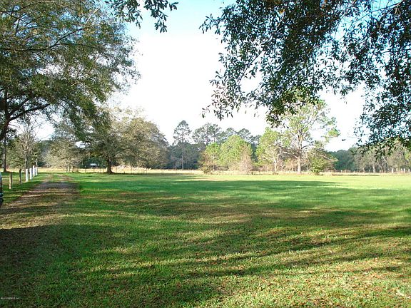 3rd image of 476 Sunny Acres Ct