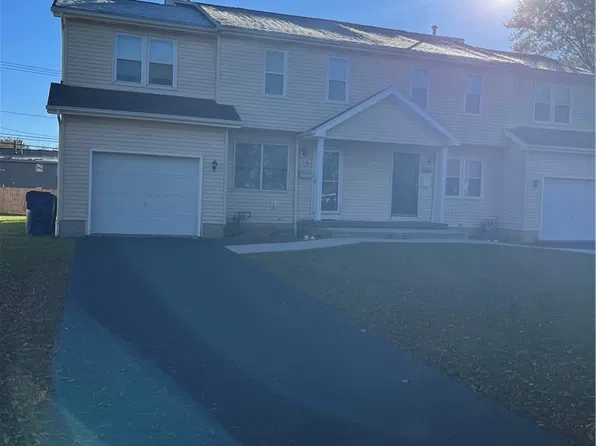 128 Harding Rd, Williamsville, NY 14221