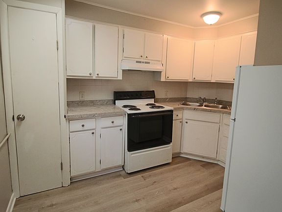 5th image of 5 N Walnut St APT E