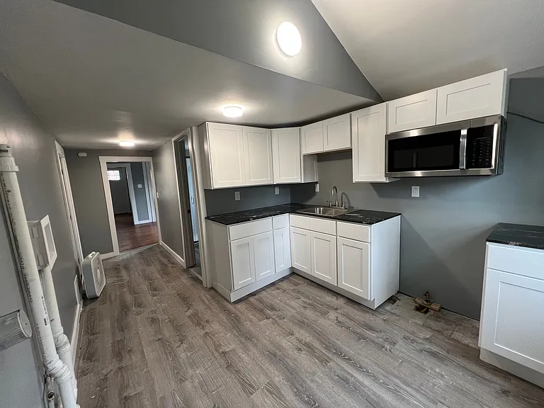135 Annetta St — Photo 12