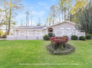 1024 Strawberry Ln, Ellenwood, GA