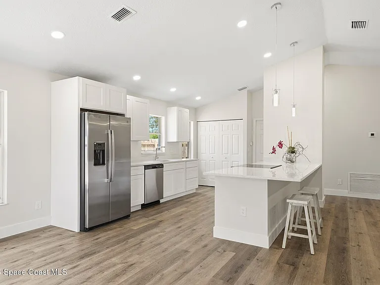 3009 Elizabeth St — Photo 7