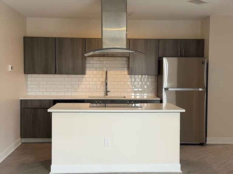 65 W Broad St — Photo 92