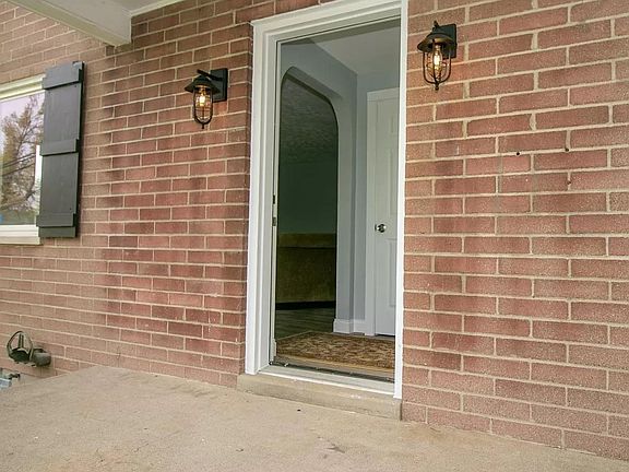 Front porch & entrance