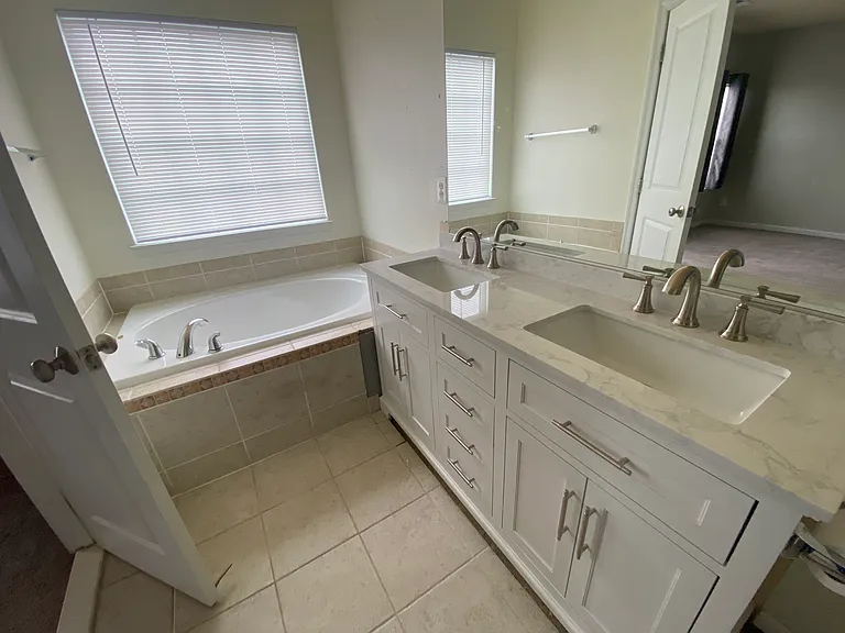 258 Woodstream Blvd — Photo 7