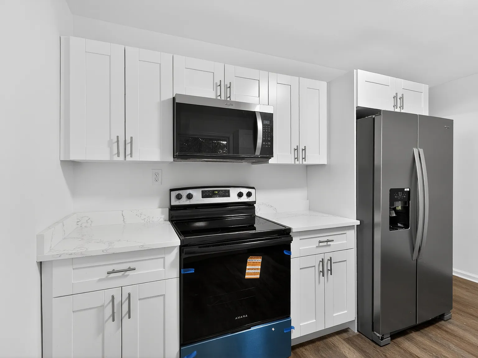 2 bed, 870 sqft, $1,440 — Photo 2