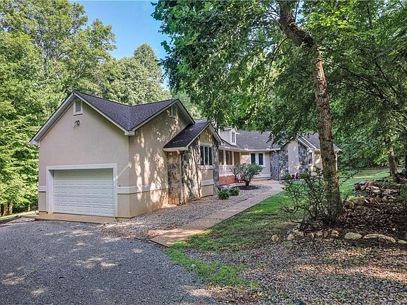 2nd image of 915 River Estates Ct
