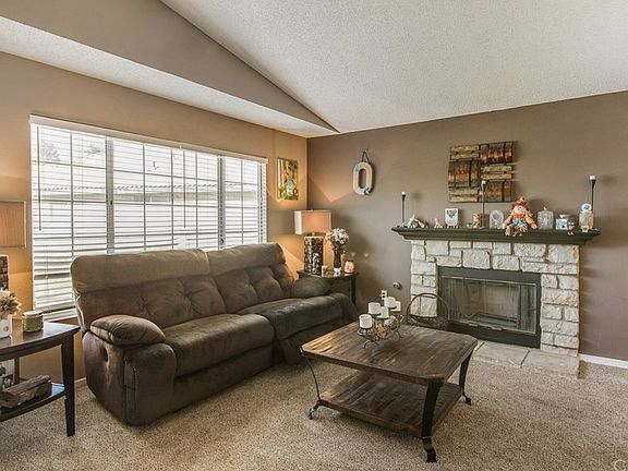 3rd image of 13479 La Paz Ct