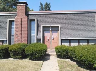 6697 Parker Rd, Florissant, MO 63033