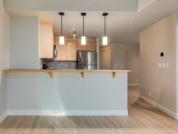 5th image of 836 S 15th Ave SW #2104