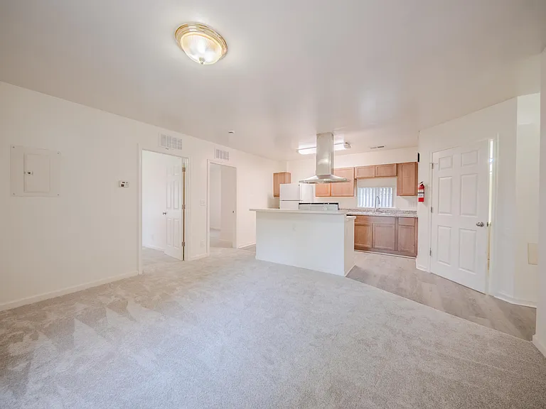 2472 Hawks Ave #2 — Photo 8