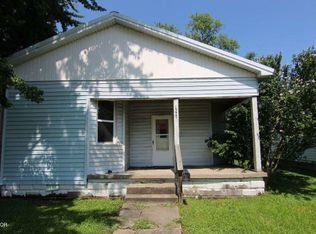 1229 N Mulberry St, Mount Carmel, IL 62863