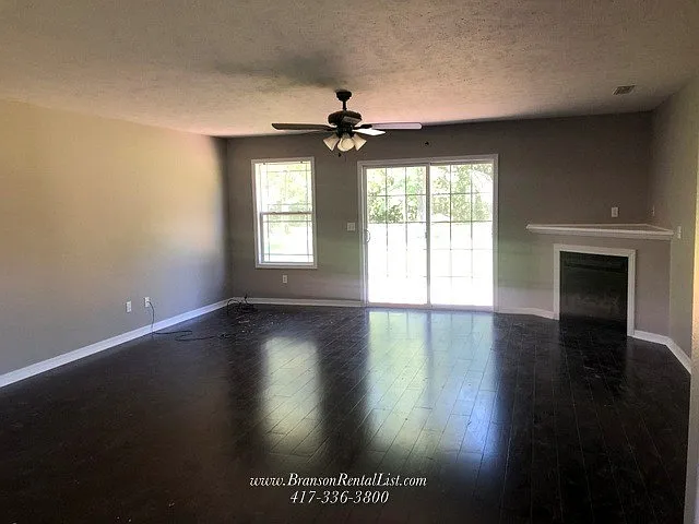 370 S Woods Way — Photo 5